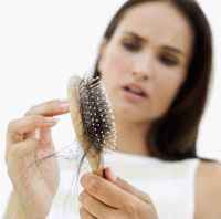 Tóc rụng nhiều nên dùng dầu gội nào tốt nhất và an toàn nhất