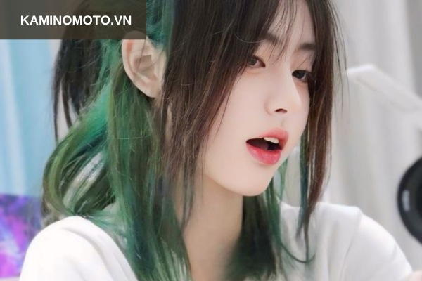 Tóc highlight xanh rêu