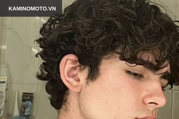 Curly fringe 