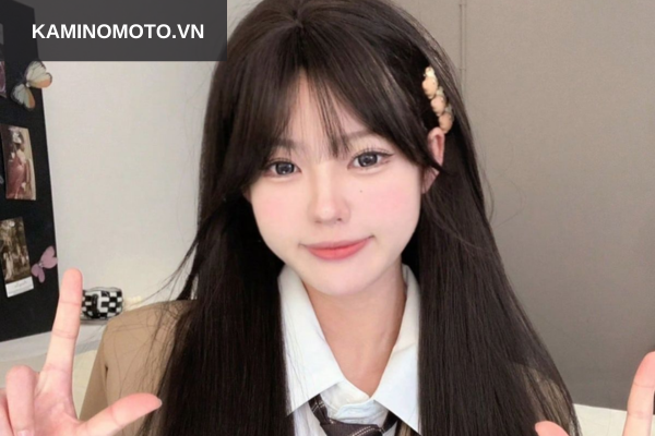 Bước 5: Đội tóc giả lên đầu 