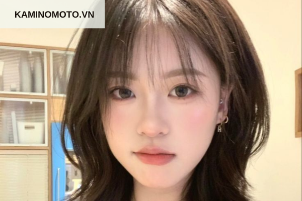 Tóc ngang cổ mái thưa