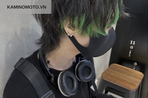 Tóc highlight màu xanh rêu